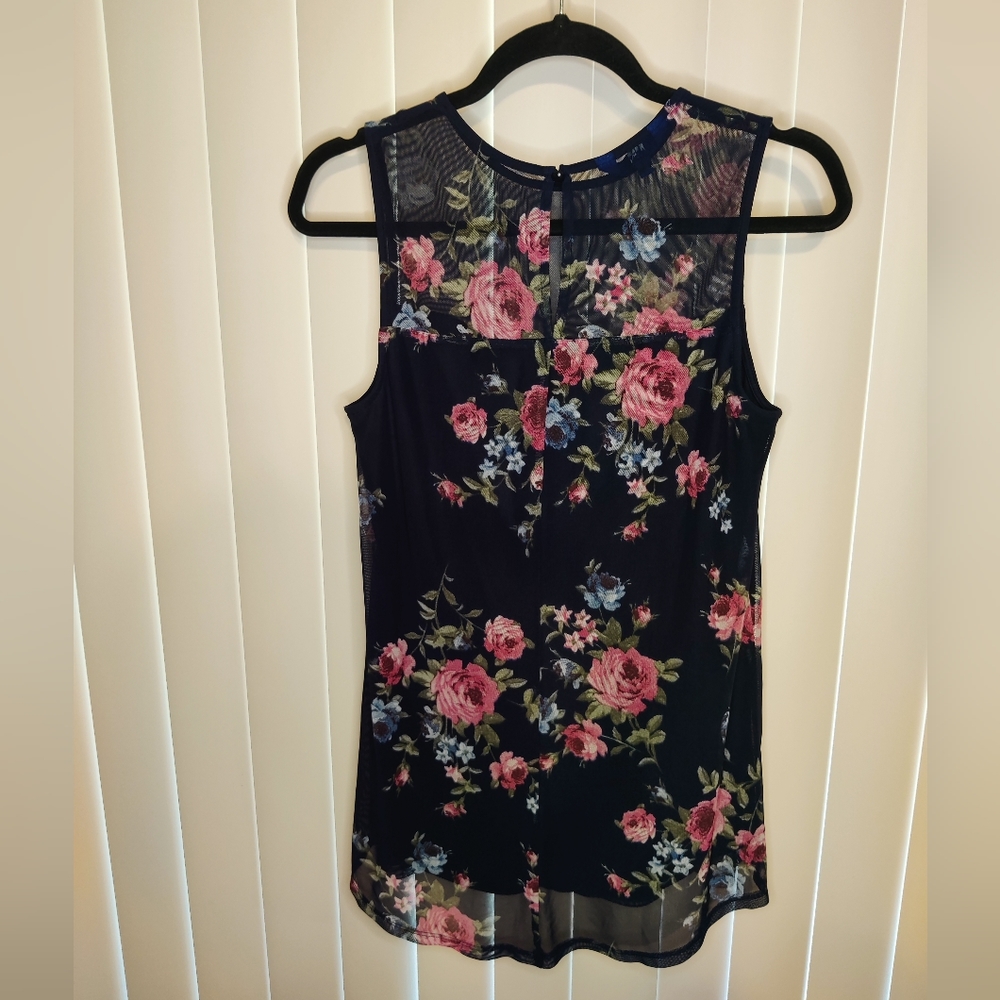 Apt. 9 Blue Sleeveless Top with Floral Pattern Size Small - Picture 2 of 3